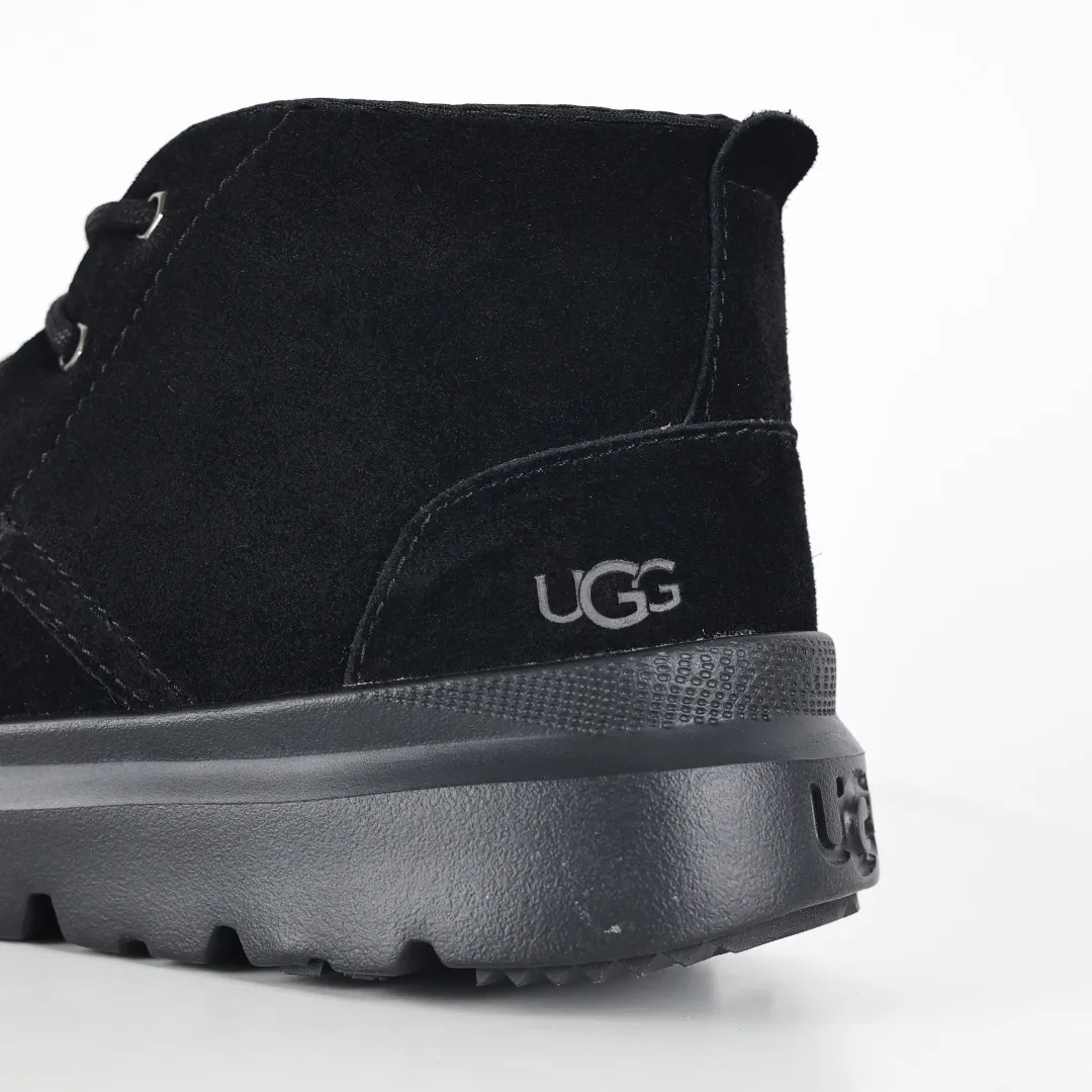 Pick up locally 💰500 Core recommended good price It is a very suitable choice for home furnishings. In the new year, uug launched a series of styles, which are partial to the preferences of young consumers and have also moved to the forefront of fashion trends. Shoe body material: water-repellent coated suede upper, 17 mm UGGPURE™ implantable wool insole, lightweight non-slip and comfortable rubber outsole, with brand LOGO and trademark, with full packaging Size: 40 41 42 43 44